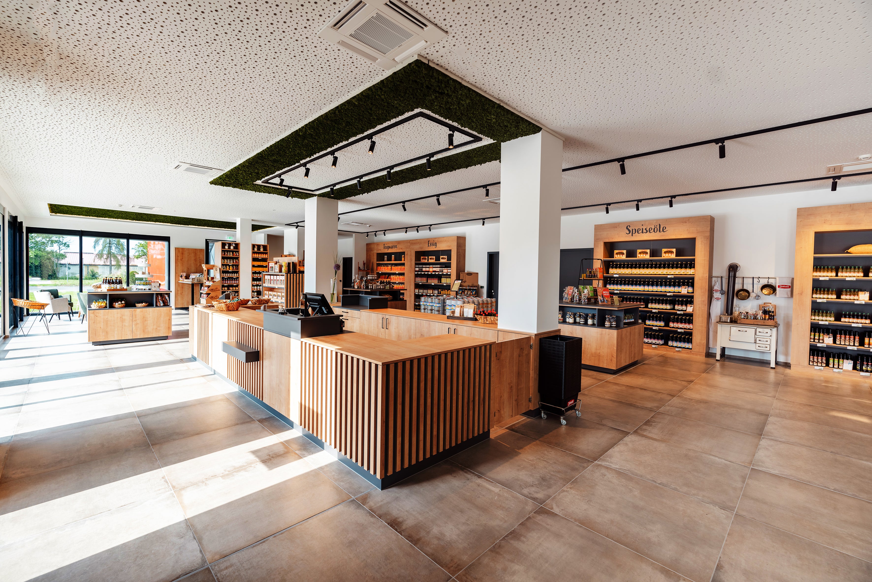 Completion of the extension and the new factory outlet