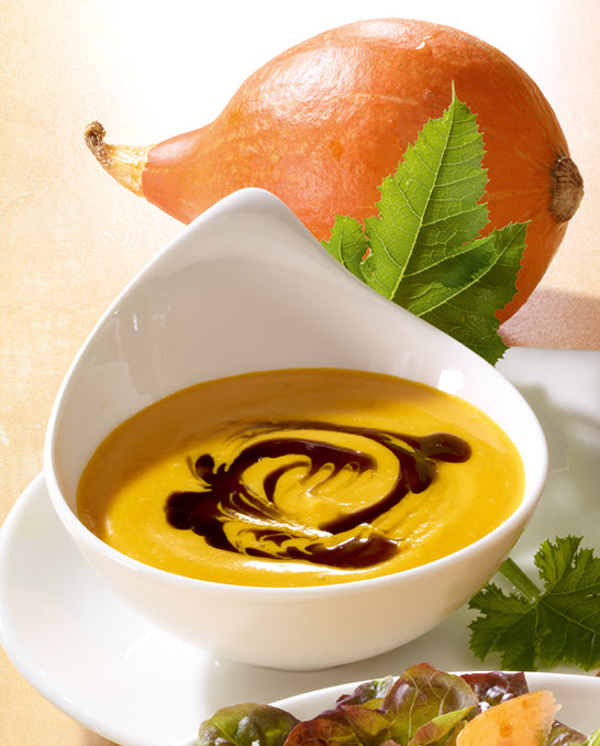 Fine pumpkin soup, decorated with Brändle vita pumpkin seed oil
